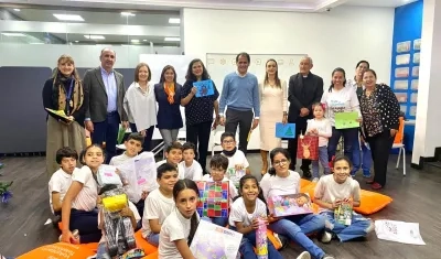 2.233 niños recibieron regalos.