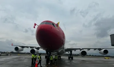 Avión en el aeropuerto El Dorado. 