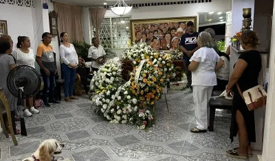 Cuerpo del maestro Lisandro Meza es velado en su casa en Los Palmitos, Sucre.