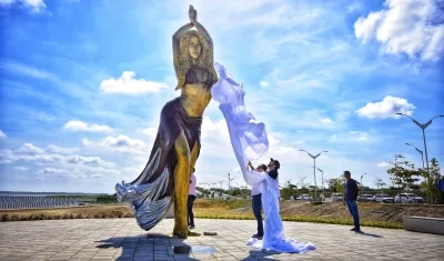 Escultura a Shakira 
