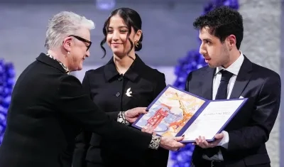 Kiana y Ali Rahmani, sus hijos gemelos de 17 años.