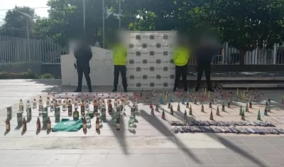  Licor adulterado y pólvora decomisada en Cartagena.
