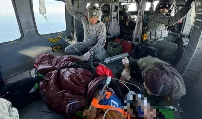 La Fuerza Aeroespacial Colombiana recuperó con vida al montañista.