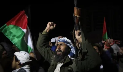 Yemenitas leales a los huties.