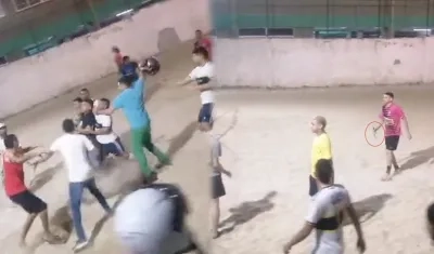 A una persona la agredieron con un casco.