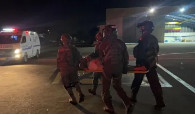 El piloto, otro de los ocupantes, fue encontrado con vida. 