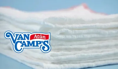 La denunciante tiene 17 años en la compañía.