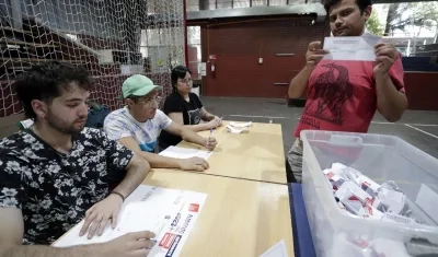 Más de un millón de chilenos votaron.