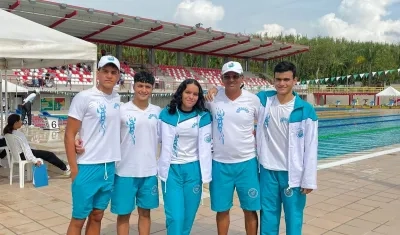 Grupo de nadadores del club Acuario de Barranquilla. 