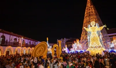 La Plaza de la Aduana con el alumbrado navideño