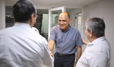 Carlos Pinedo en la reunión que sostuvo con directivos de Cotelco Santa Marta