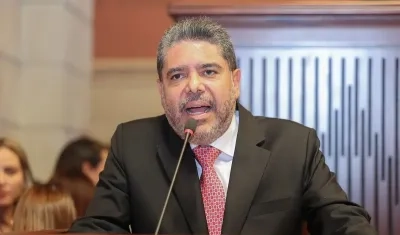 El destituido Contralor General Carlos Hernán Rodríguez, busca el reintegro a través de una tutela..