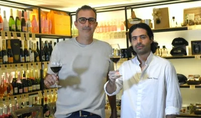 Eduardo Said, director de vino de Happy Wine, y Daniel Pérez, chef ejecutivo.