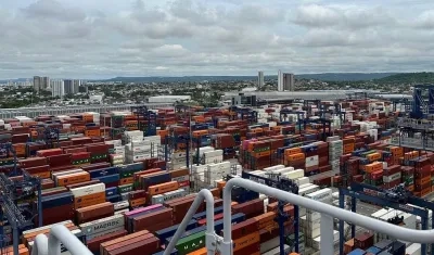 El volumen de carga, con 294.105 toneladas en octubre pasado, también creció en 14,5%.