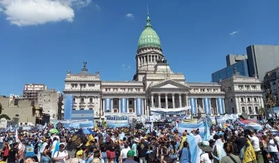 Los argentinos a la espera de la posesión del presidente Milei