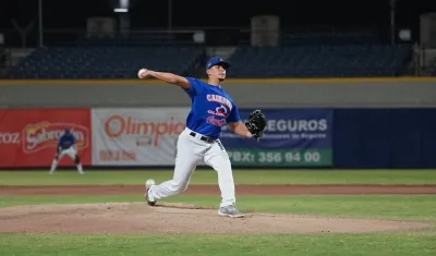 Víctor Vargas lanzó seis episodios y fue el pitcher ganador.