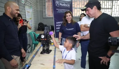 Alejandro Char en la IED Comunitaria Metropolitana.