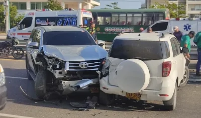 El accidente se presentó a la altura de la Clínica Porto Azul.