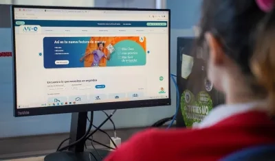 Una de las opciones es el Web Chat de la página www.air-e.com.