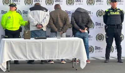 Los tres capturados por el robo de las camionetas. 