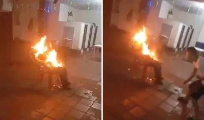 Muñeco de año viejo prendido en la cárcel Modelo de Cúcuta. 