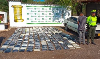 La droga fue incautada en la vía Distracción - Cuestecitas. 