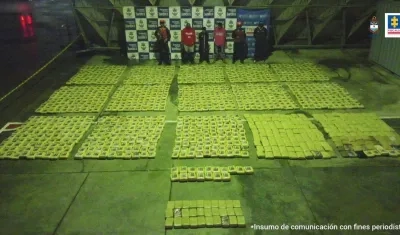 Droga incautada por la Armada.