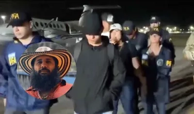 Familia de alias 'Fito' a su llegada a Ecuador.