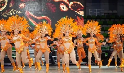 Fiesta de Comparsas en Coliseo Sugar Baby Rojas