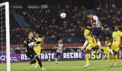 El golazo marcado por Carlos Bacca.