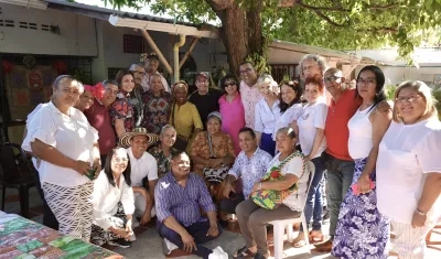 Hacedores del Carnaval junto a Alejandro Char, Alcalde de Barranquilla.
