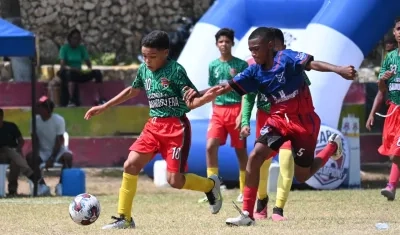 Acción del partido entre Academia Barranquillera y 