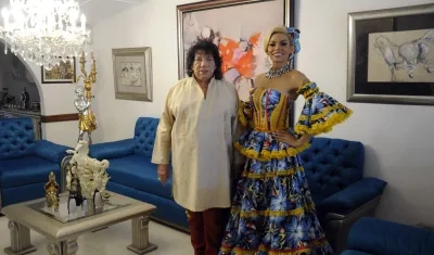 Jairo Polo, presidente de la Corporación Carnaval Gay de Barranquilla y Nicol Visconti, reina del Carnaval Gay.