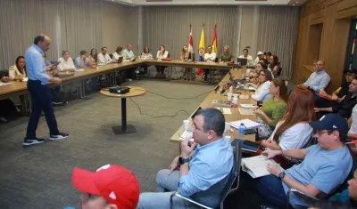 Primera mesa de trabajo para el Plan de Desarrollo.