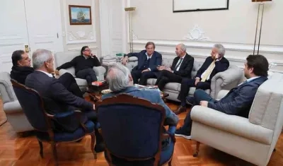 Petro en la reunión con Gilinski y el GEA. 