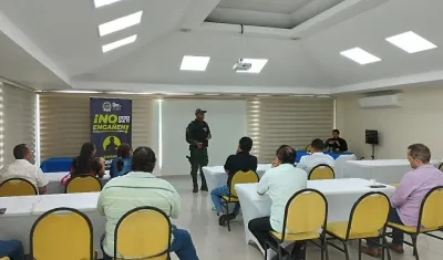 Reunión del Gaula con gremio de restaurantes.