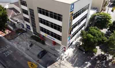 Está ubicado en la calle 74 con carrera 41 - 40.