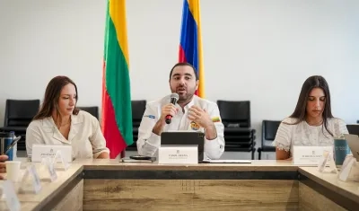 El Gobernador de Bolívar, Yamil Arana, y la directora de la Fundación Promigas, Marcela Dávila