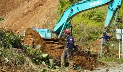 En el rescate de los siete cuerpos participan 115 personas expertas.