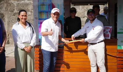 Dumek Turbay, alcalde de Cartagena, en la apertura de uno de los Centros de Atención al Turista