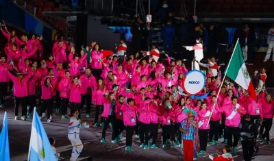 La delegación de México durante el desfile inaugural en las justas de Santiago 2023. 