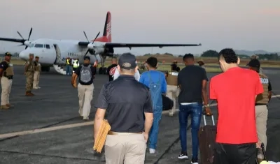 El grupo de migrantes colombianos expulsados de Panamá