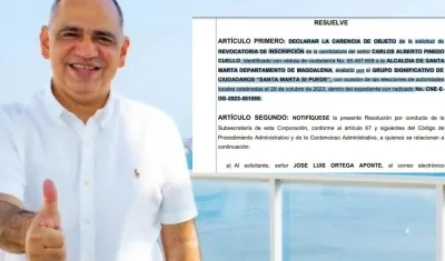 El Alcalde de Santa Marta, Carlos Pinedo, y al resolución.