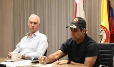 También hicieron presencia representantes del gobierno nacional, ANDI, Aerocivil y expertos en el tema..