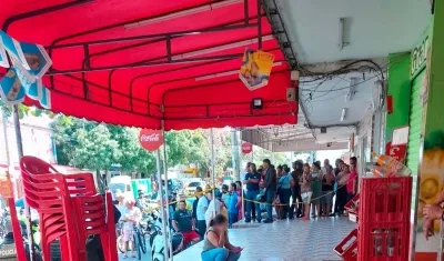 La víctima caminaba por el lugar cuando lo asesinaron. 