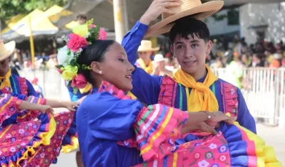 Delegación de Huila en la Gran Parada de Comparsas.