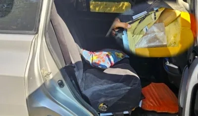 La droga estaba camuflada entre las puertas del carro. 