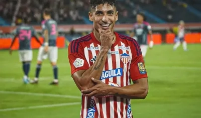 Gabriel Fuentes y la celebración de su gol al estilo Neymar ante el Medellín.
