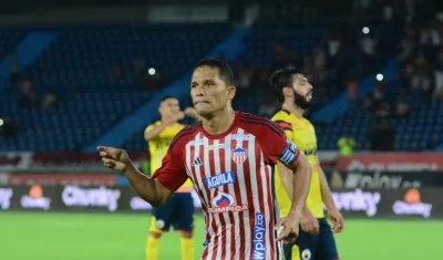 Carlos Bacca tras marcar el gol de pena máxima ante el Pasto. 