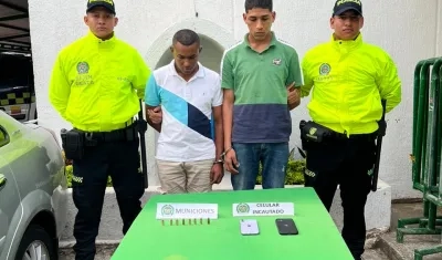 Los dos presuntos fleteros capturados por la Policía. 